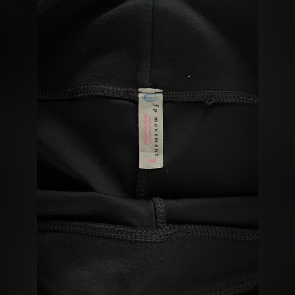 FREE PEOPLE MOVEMENT LEGGINGS - Picture 2 of 4